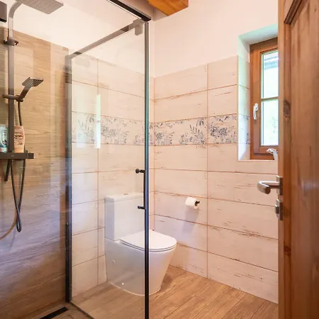 Roubenka Pod Hradem Kokorin Holiday home Kanina