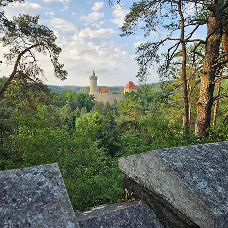 Roubenka Pod Hradem Kokořín * Kanina